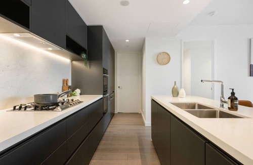 Barangaroo Apartment | Sydney CBD modern apt with pool/gym/parking 8 ppl