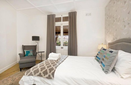 Millers Point Apartment | Sydney CBD Waterview Apartment 54A