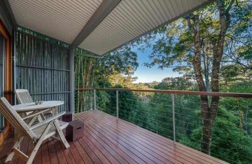 Mapleton Bed & Breakfast | Taman Sari Sunshine Coast Romantic Pet-Friendly Hinterland Retreat