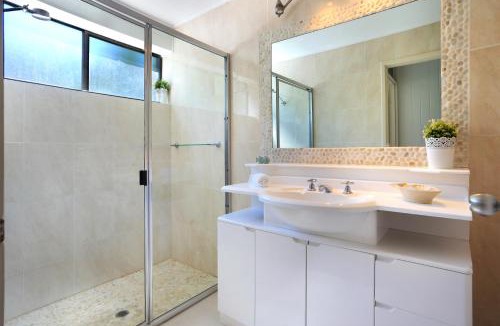Noosa Heads Apartment | Tea Trees