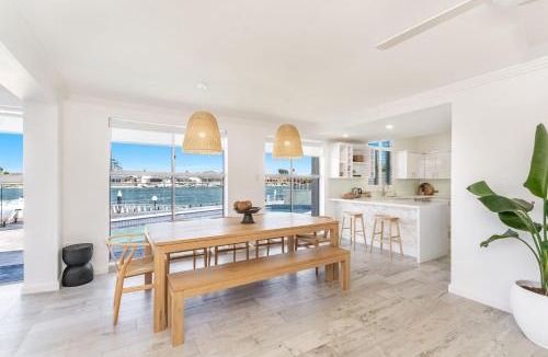 Yamba House | Tecoma 3 - Most Popular Waterfront with Private Pontoon - Holiday Yamba