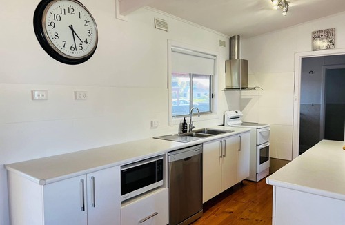Waterhouse House | Teddy's Shack -Pet friendly outside