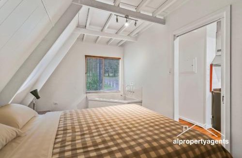 Halls Gap Ski Chalet | The A-Frame