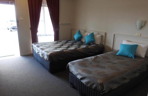 Broken Hill Hotel | The Argent Motel