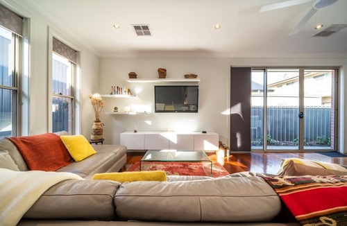 Welland House | The Arlington - Easy Stay near Entertainment & CBD