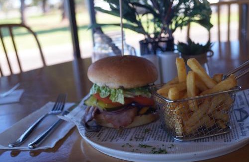 Whyalla Hotel | The Beach Hotel Whyalla