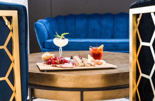 Cairns Central Business District Hotel | The Benson Hotel