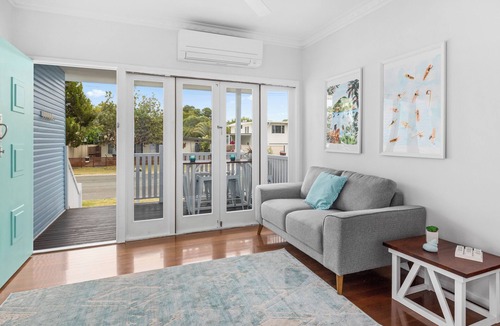 Woorim House | The Blue Beachside Bungalow