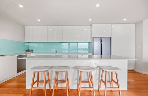 Encounter Bay Villa | The Bluff Villa 4-121 Franklin Pde Encounter Bay