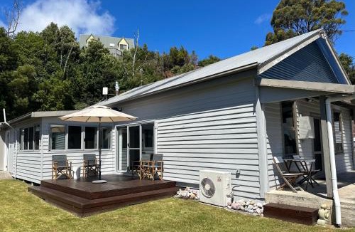 Strahan House | The Boat House