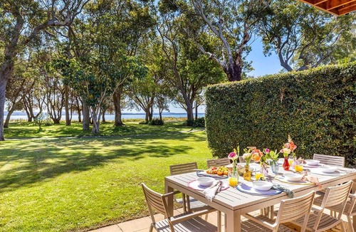 Corlette House | The Boathouse on the Beach