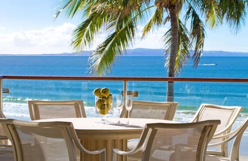 Noosa Heads Apartment | The Breakers 4 Oceanfront Bliss