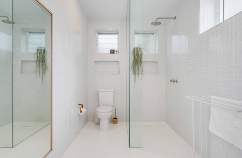 Coal Point House | The Bungalow - Absolute Waterfront