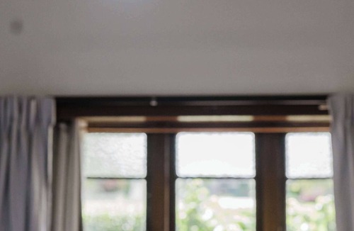 Glenroi House | The Cali on Edward - Open & Airy Ambiance
