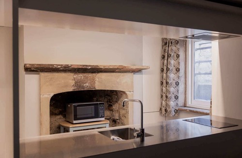 Hobart Central Business District Apartment | The Cellar Summary: T