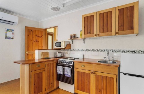Kettering House | The Clocktower Serene Stay at Herons Rise Vineyard