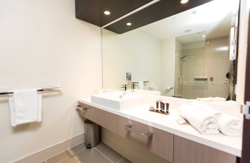 Morningside Hotel | The Colmslie Hotel