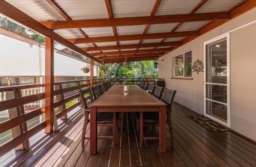 Elizabeth Beach House | The Deck