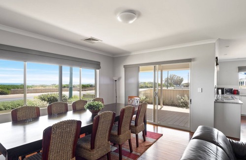 Wonnerup House | The Dunes *Pet Friendly* Sea Retreat Busselton