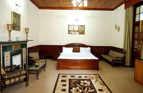 Chhota Shimla Bed & Breakfast | The Edgeworth, King Room