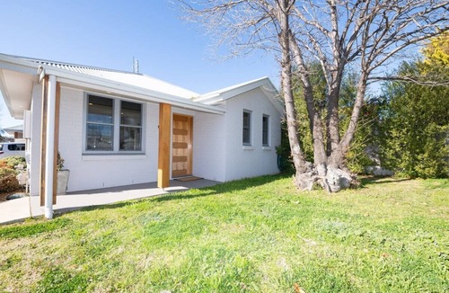 Glenroi Apartment | The Endsleigh - Modern 1 Bedroom Villa, near CBD