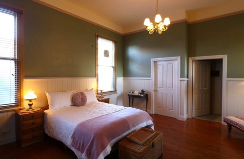 Beaconsfield Hotel | The Exchange Beaconsfield - Offering Heritage Accommodation