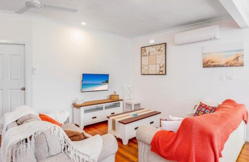 Mylestom Apartment | The Fig Cabin 3