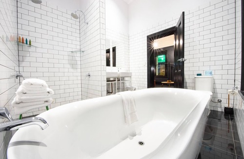 Adelaide Central Business District Hotel | The Franklin Hotel