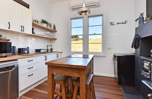 Mount View House | The Glass Ceiling 360 degree Mount View Hideaway