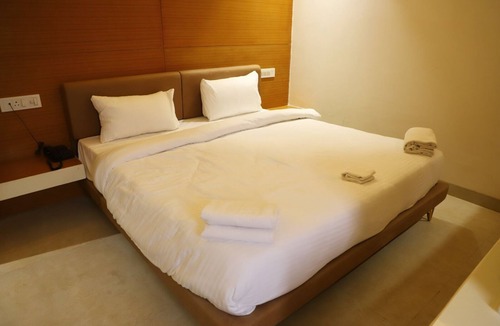 Pithampur Bed & Breakfast | The grand Virgo is Best Hotel In Pithampur