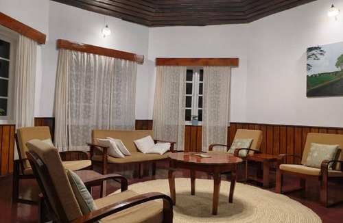 Suryanelli Bed & Breakfast | The Gundumalai Bungalow