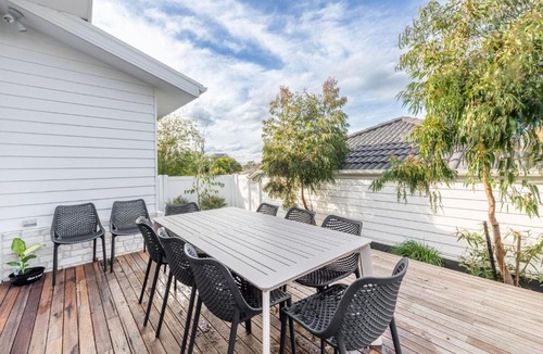 Frankston House | The Haven House Serene Family Retreat