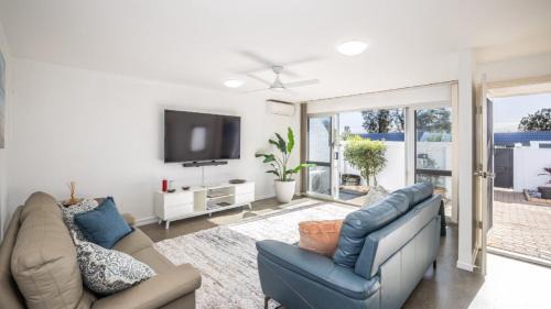 Sandstone Point House | The Hidden Oasis