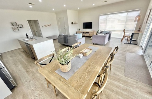Moonta Bay House | The Hideaway - A Hidden Gem in Moonta Bay