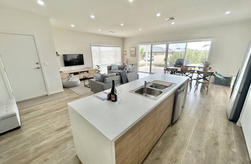 Moonta Bay House | The Hideaway - A Hidden Gem in Moonta Bay