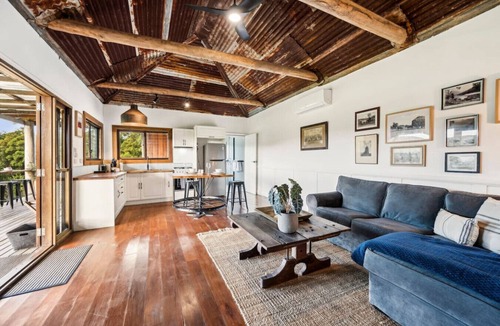 Coramba Cabin | The Hitching Rail Hut - Relax, Unwind & Reconnect