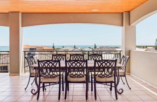 Iluka House | The Iluka Mirage - Sauna - Spa - Heated Pool - Fire pit - 5BR