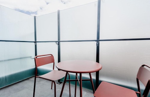 Brunswick West Apartment | The Inner-North Escape - Free Parking & Wifi