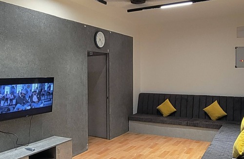 Royapettah Hostel | The Loft