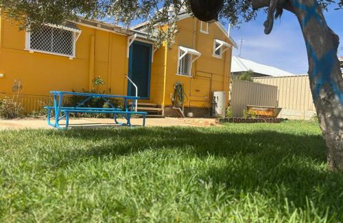 South Carnarvon House | The Mango Shack