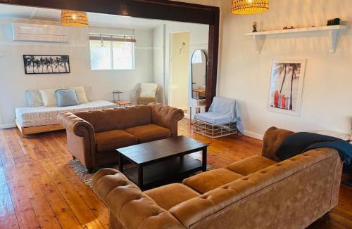 South Carnarvon House | The Mango Shack