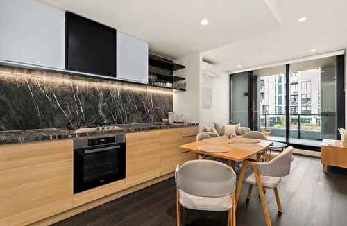 West Melbourne Apartment | The Marker - Modern CBD Lifestyle Apt with parking