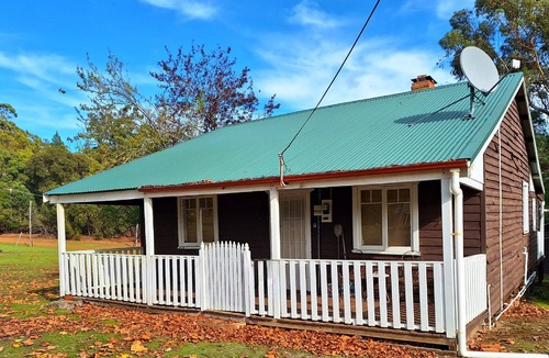 Dingup Cottage | The May Queen - Footsteps in the Forest - Est 1939 Timber Mill Settlement
