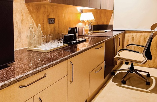 Kalkaji Hotel | The Meriton