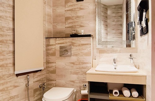 Kalkaji Hotel | The Meriton