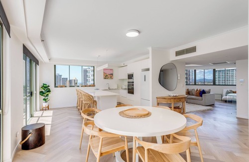 Main Beach Apartment | The Meriton on Main Beach
