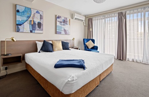 Spring Hill Hotel | The Metropolitan Spring Hill