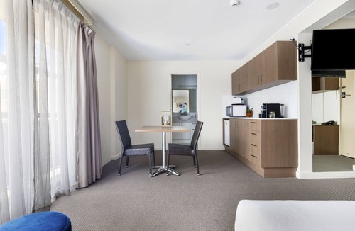 Spring Hill Hotel | The Metropolitan Spring Hill