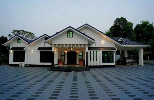 Vellamunda House | The Mountain Nest-Luxurious Retreat