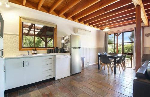 Beechworth House | The Nest Rustic Lodge-Style Hideaway